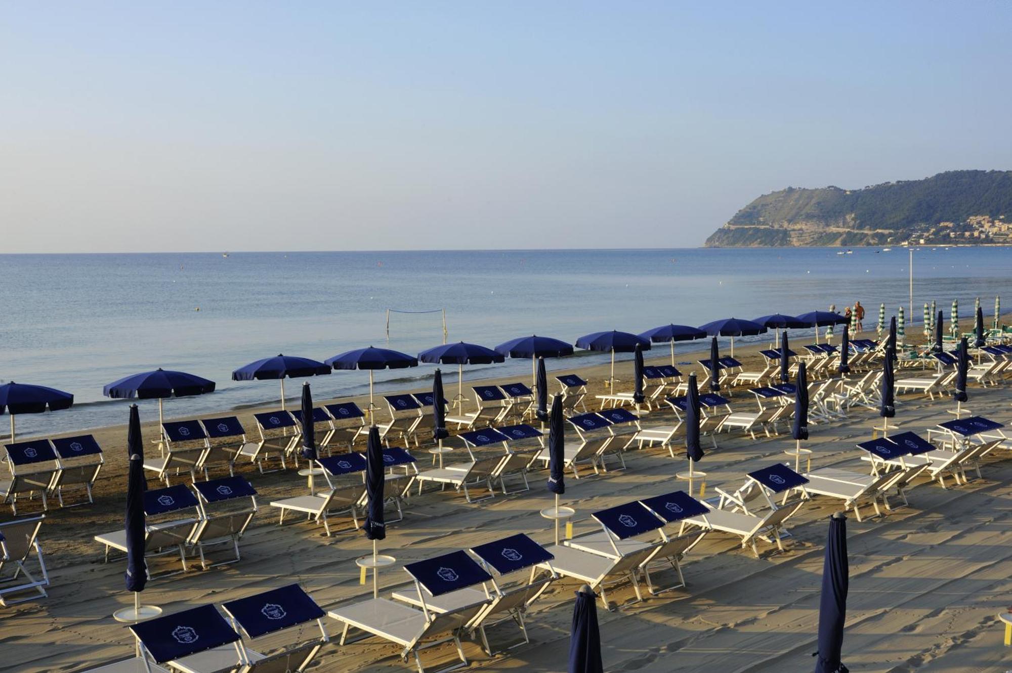 Grand Hotel Mediterranee Алассіо Екстер'єр фото
