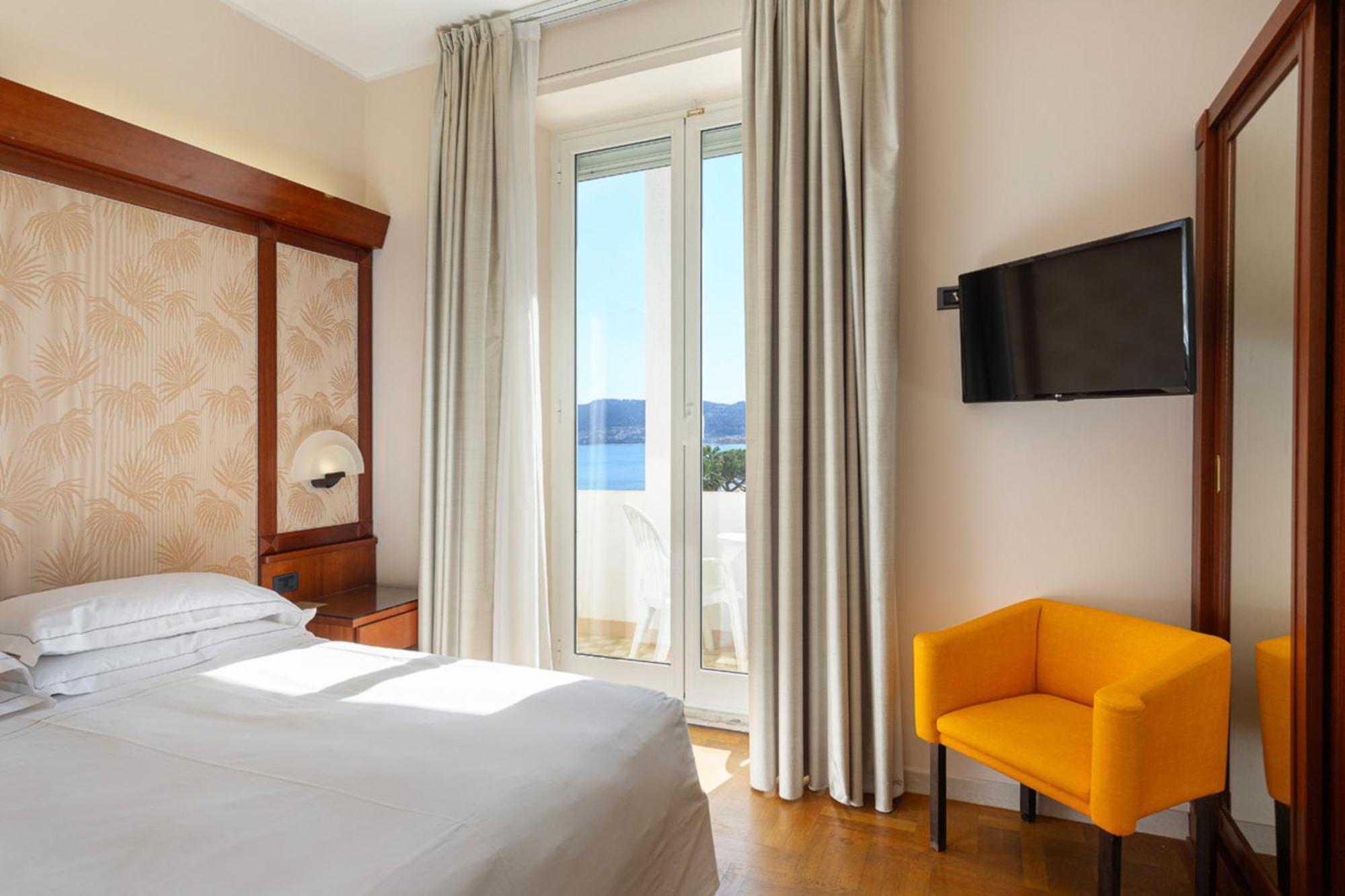 Grand Hotel Mediterranee Алассіо Екстер'єр фото