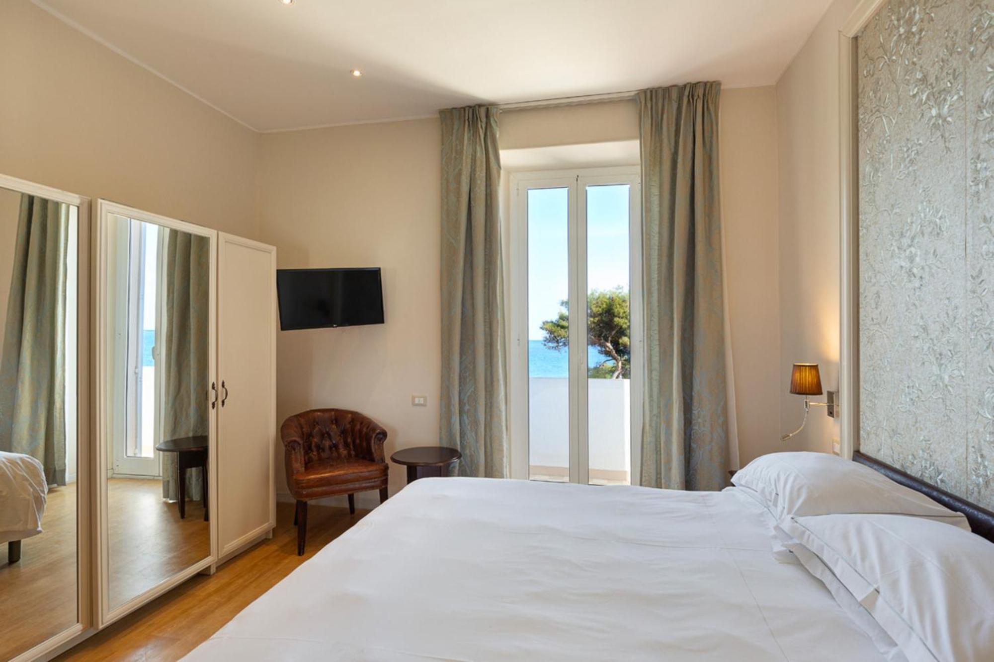 Grand Hotel Mediterranee Алассіо Екстер'єр фото