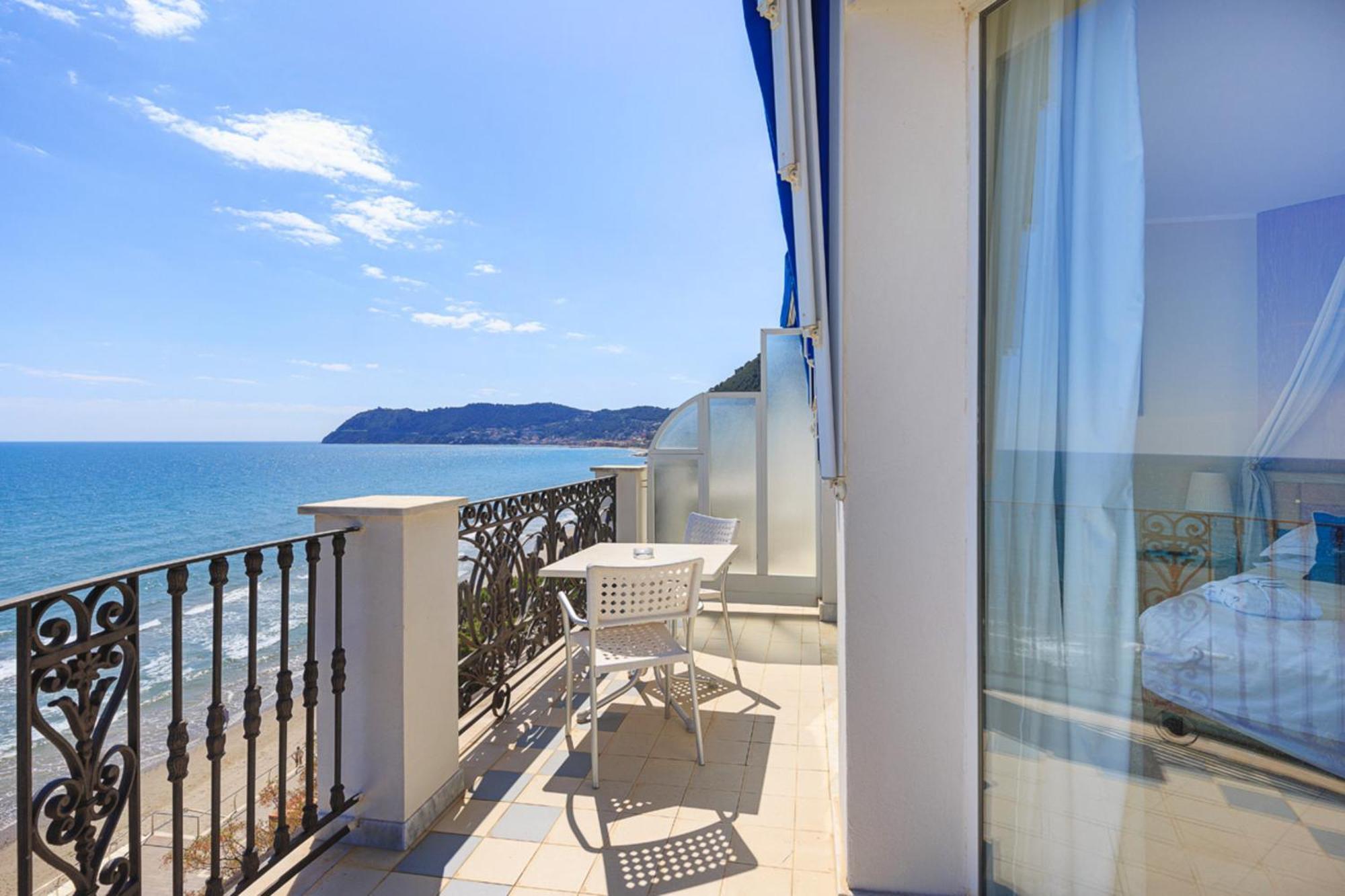 Grand Hotel Mediterranee Алассіо Екстер'єр фото