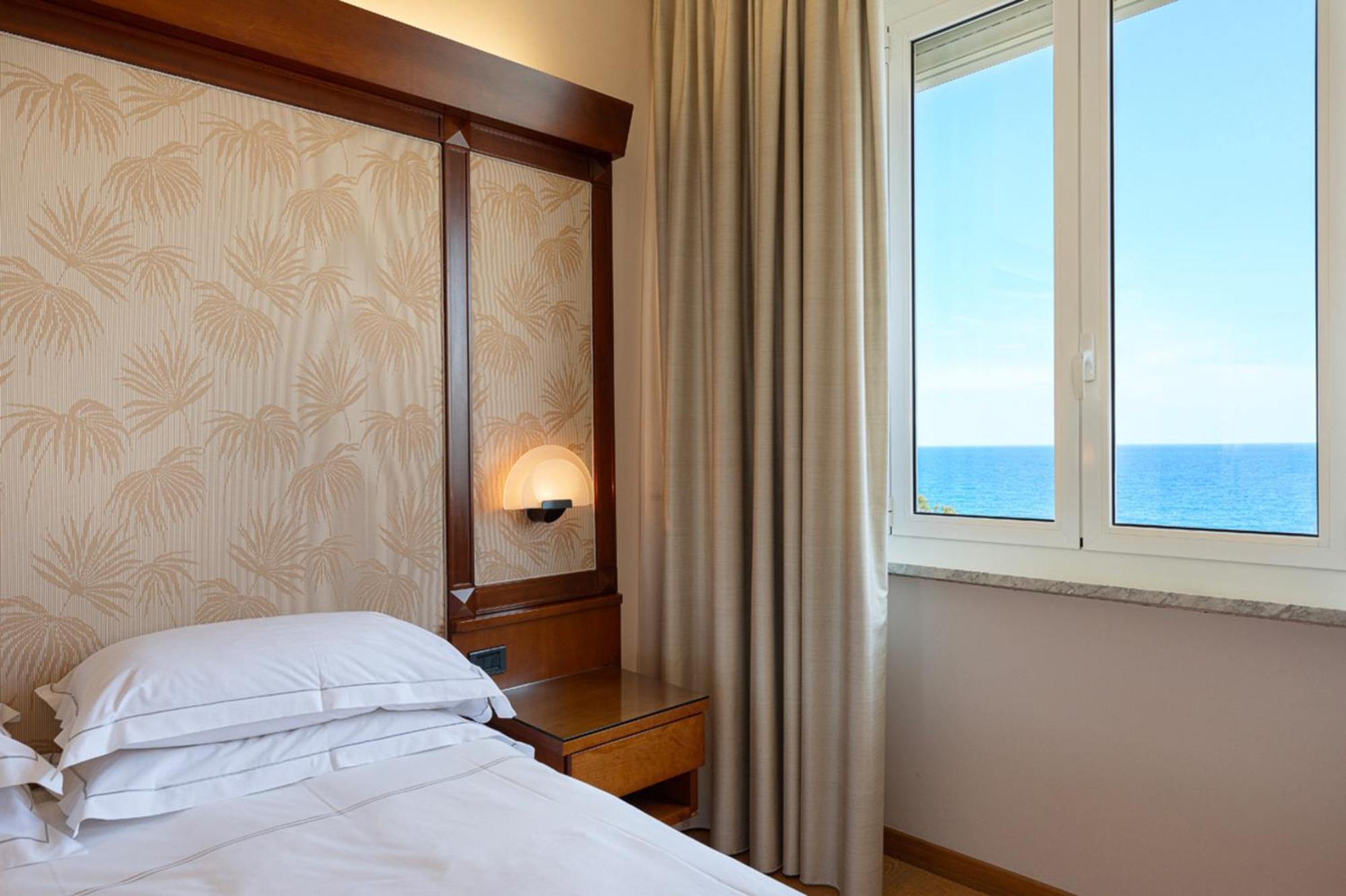 Grand Hotel Mediterranee Алассіо Екстер'єр фото
