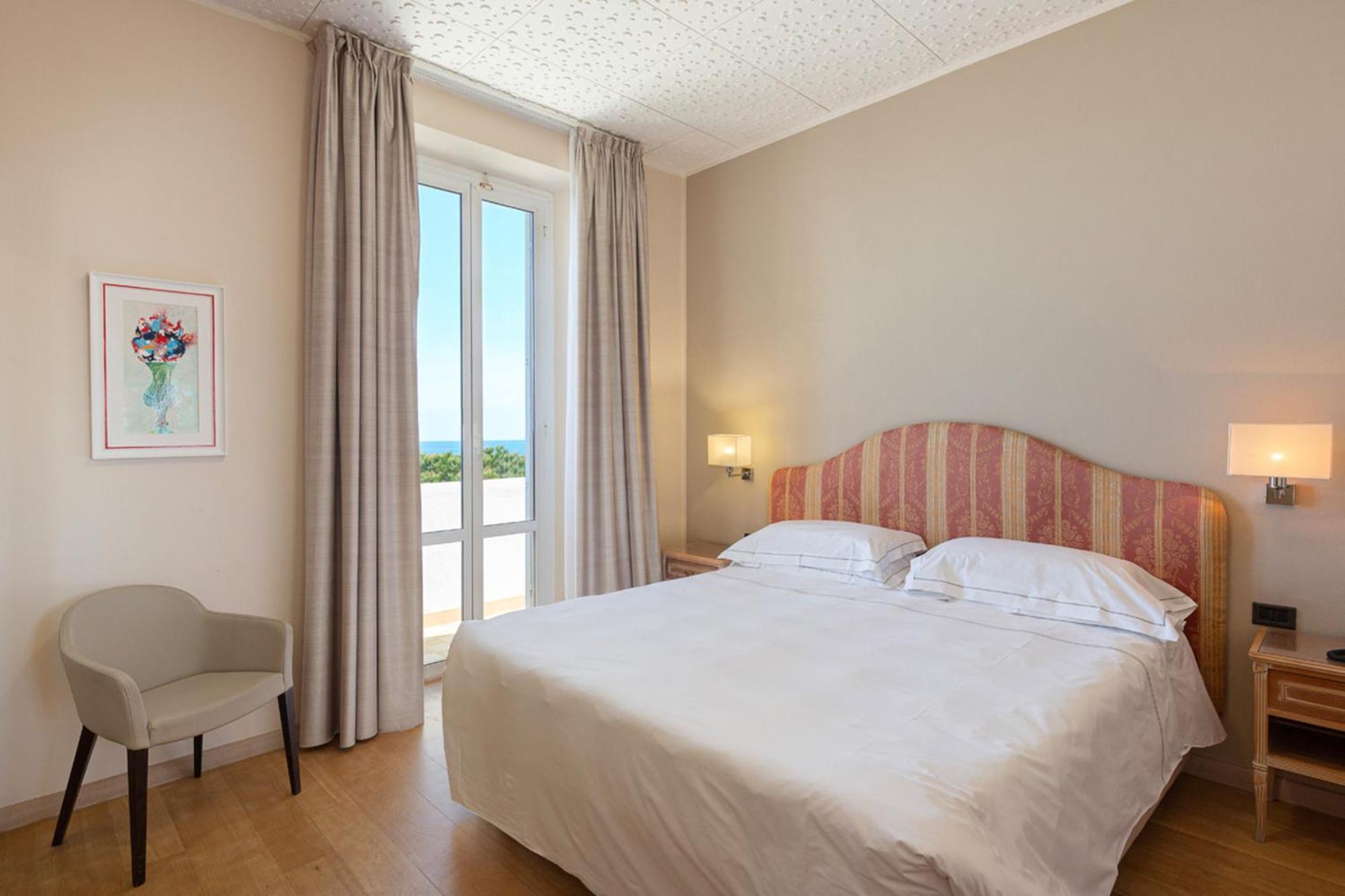 Grand Hotel Mediterranee Алассіо Екстер'єр фото