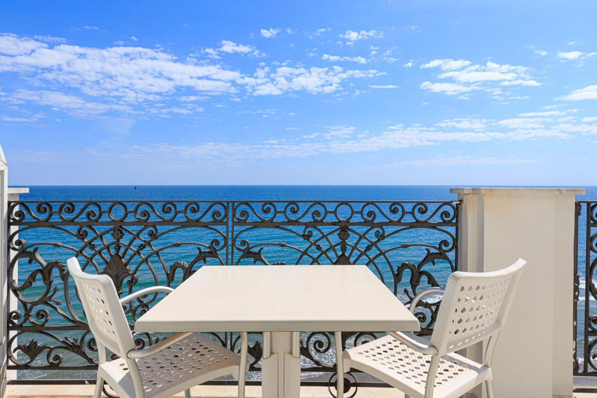 Grand Hotel Mediterranee Алассіо Екстер'єр фото