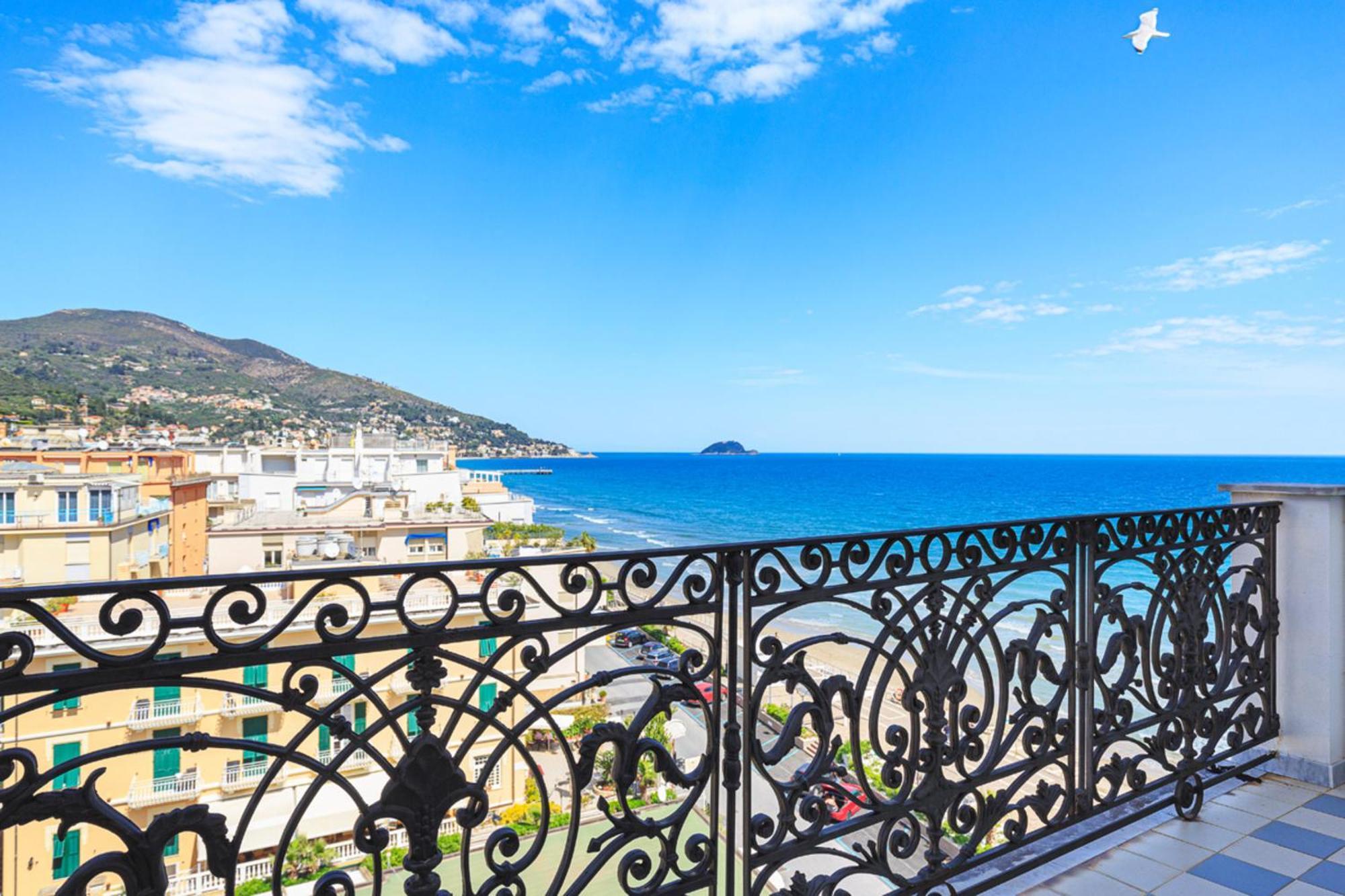 Grand Hotel Mediterranee Алассіо Екстер'єр фото